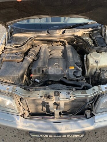 Mercedes C 240 1998, 412,801 km - 2.4 l - Saatlı