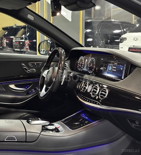 Mercedes-Maybach S 560 4MATIC-23