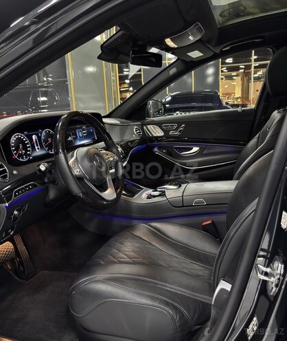 Mercedes-Maybach S 560 4MATIC-12