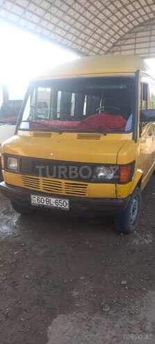 Mercedes 208 D 1992, 228,000 km - 2.5 l - Tovuz