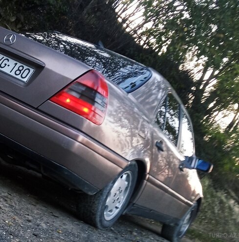 Mercedes C 180 1995, 295,000 km - 1.8 л - Şəki