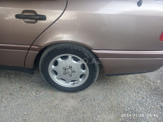 Mercedes C 180 1995, 295,000 km - 1.8 л - Şəki