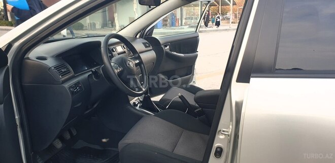 Toyota Corolla 2006, 190,000 km - 1.4 л - Bakı