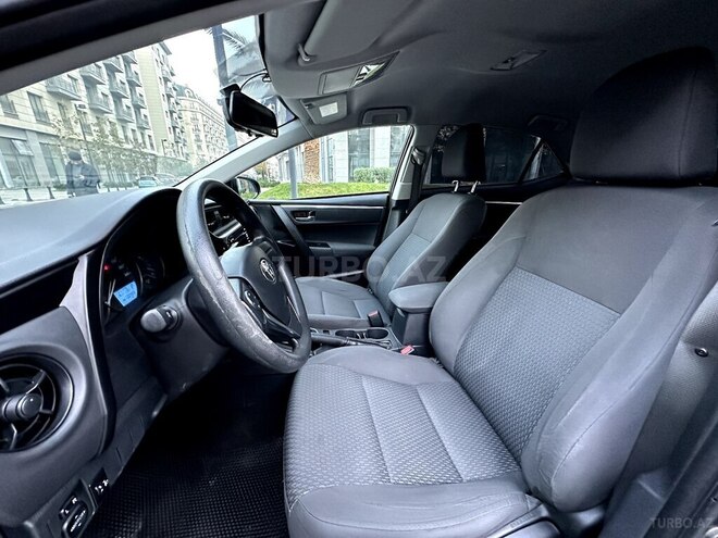 Toyota Corolla 2019, 130,000 km - 1.6 л - Bakı