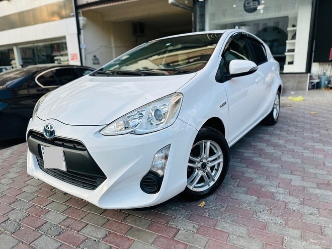 Toyota Aqua 2015, 43,700 km - 1.5 л - Bakı
