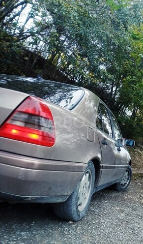 Mercedes C 180 1995, 295,000 km - 1.8 л - Şəki