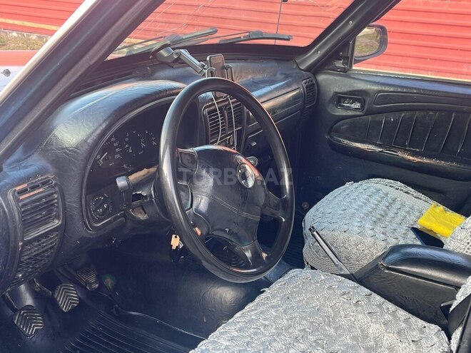 GAZ 3110 2001, 186,000 km - 2.4 l - Ucar