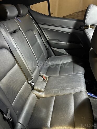 Hyundai Elantra 2018, 135,185 km - 1.6 л - Bakı