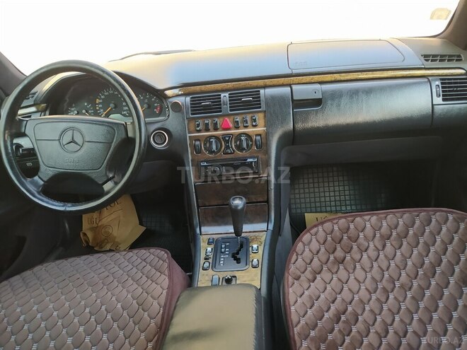 Mercedes E 320 1998, 258,000 km - 3.2 l - Sumqayıt