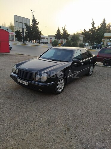 Mercedes E 320 1998, 258,000 km - 3.2 l - Sumqayıt