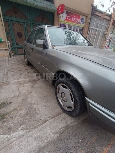 Mercedes E 250 1991, 350,000 km - 2.5 l - Ağstafa