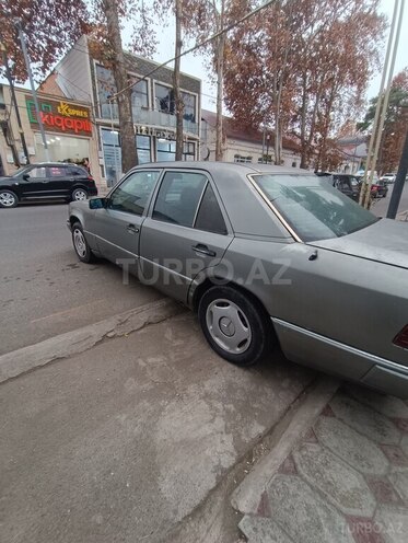 Mercedes E 250 1991, 350,000 km - 2.5 l - Ağstafa