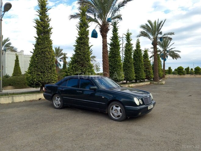 Mercedes E 240 1998, 417,000 km - 2.4 l - Astara