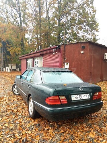 Mercedes E 240 1998, 417,000 km - 2.4 l - Astara