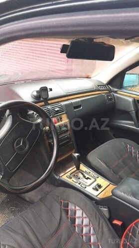 Mercedes E 240 1998, 417,000 km - 2.4 l - Astara