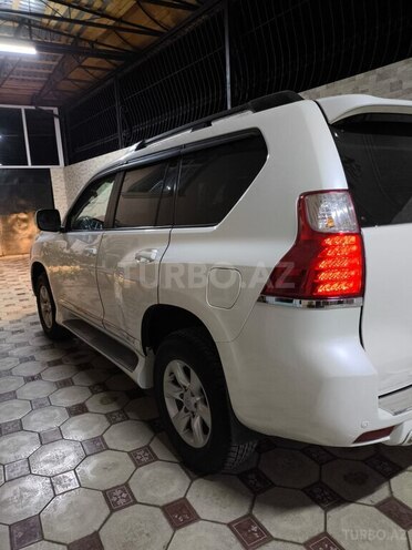 Toyota Land Cruiser Prado-5
