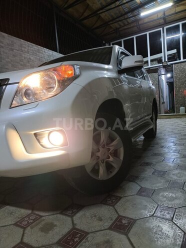 Toyota Land Cruiser Prado-4