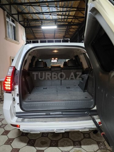 Toyota Land Cruiser Prado-10