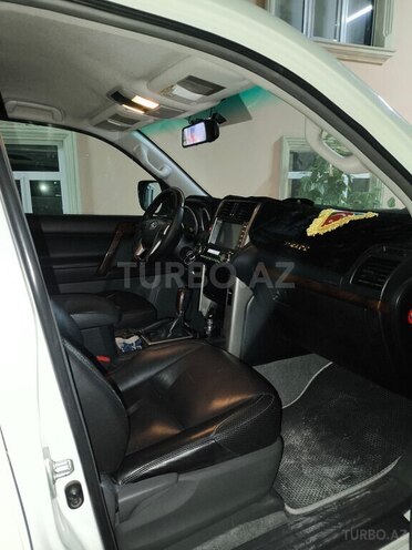Toyota Land Cruiser Prado-7