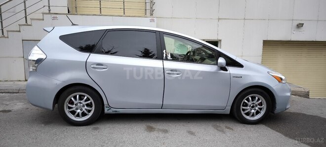 Toyota Prius V 2014, 115,382 km - 1.8 l - Sumqayıt