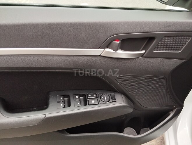 Hyundai Elantra 2018, 70,400 km - 2.0 л - Bakı