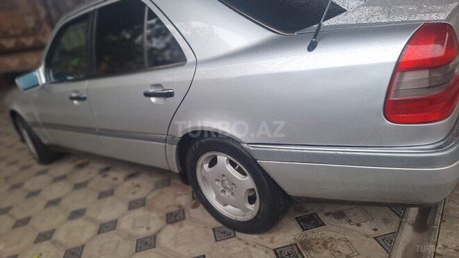 Mercedes C 180 1995, 541,200 km - 1.8 l - Qazax