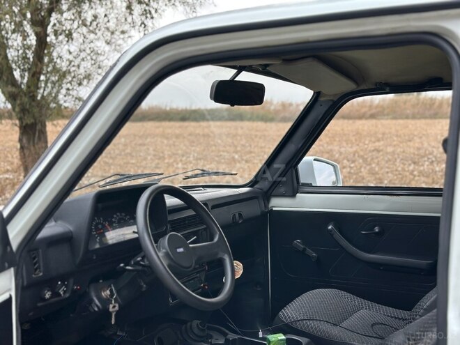 LADA (VAZ) Niva 2010, 221,000 km - 1.7 л - Salyan