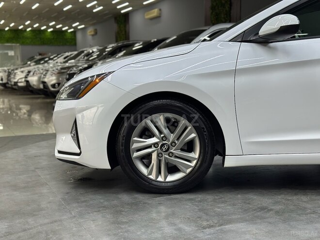 Hyundai Elantra-5