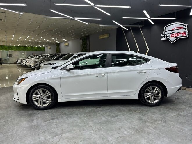 Hyundai Elantra-4