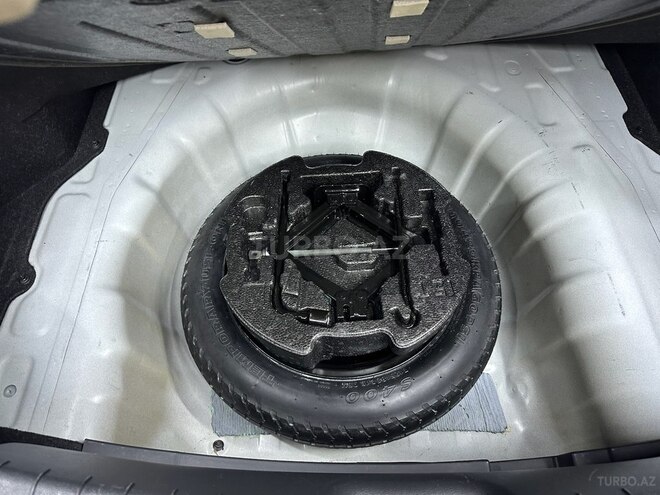 Hyundai Elantra-12