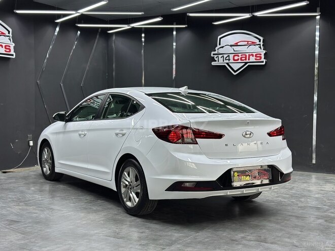 Hyundai Elantra-6