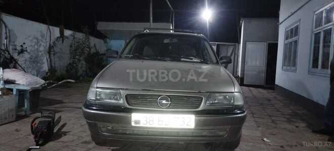 Opel Vectra 1997, 245,666 km - 1.6 l - Xudat