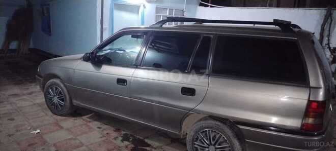 Opel Vectra 1997, 245,666 km - 1.6 l - Xudat
