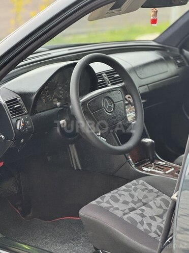 Mercedes C 220 d 2000, 420,000 km - 2.2 l - Sabirabad