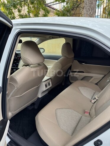Toyota Camry 2022, 2,410 km - 2.5 л - Bakı