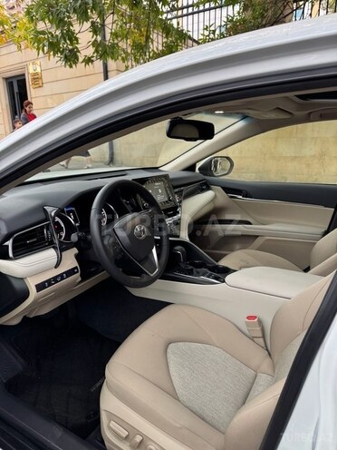 Toyota Camry 2022, 2,410 km - 2.5 л - Bakı
