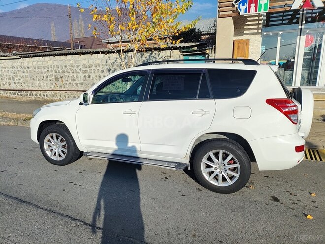 Toyota RAV4 2009, 218,000 km - 2.5 л - Qax