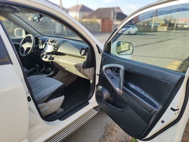 Toyota RAV4 2009, 218,000 km - 2.5 л - Qax