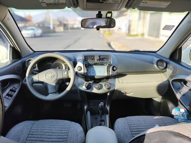 Toyota RAV4 2009, 218,000 km - 2.5 л - Qax