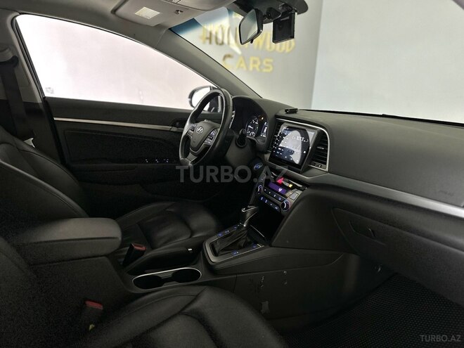 Hyundai Avante 2017, 194,000 km - 1.6 l - Bakı