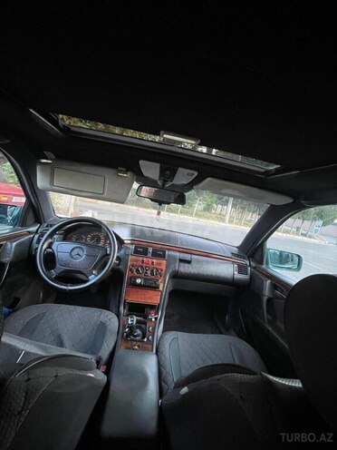 Mercedes E 200 1996, 500,000 km - 2.0 l - Göyçay