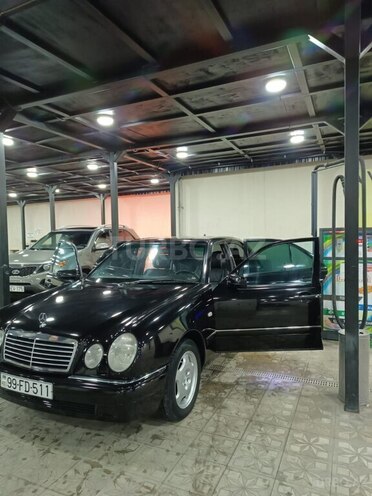 Mercedes E 280 1998, 320,000 km - 2.8 л - Şəmkir