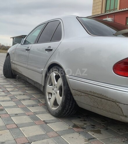 Mercedes E 200 1997, 413,243 km - 2.0 л - Hacıqabul