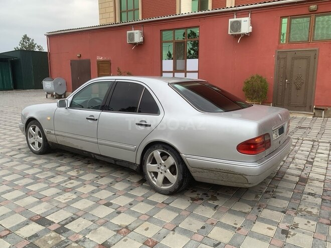 Mercedes E 200 1997, 413,243 km - 2.0 л - Hacıqabul