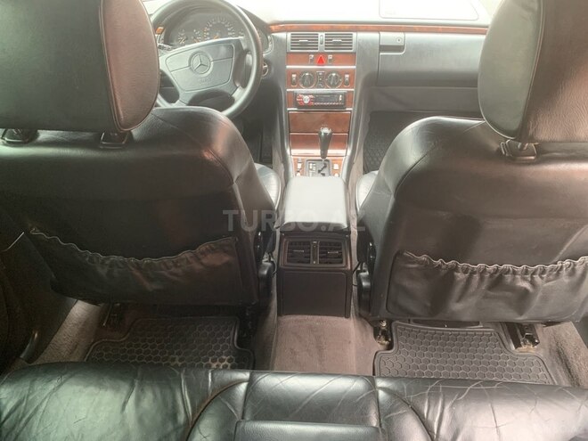 Mercedes E 200 1997, 413,243 km - 2.0 л - Hacıqabul