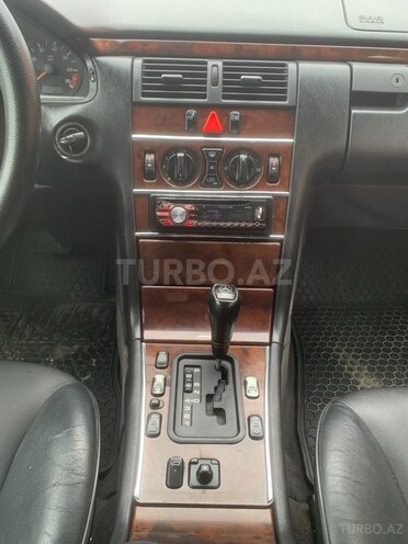 Mercedes E 200 1997, 413,243 km - 2.0 л - Hacıqabul
