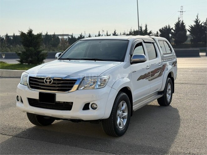 Toyota Hilux 2014, 175,000 km - 2.5 l - Bakı