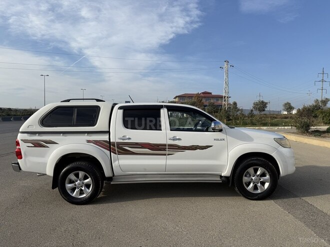 Toyota Hilux 2014, 175,000 km - 2.5 l - Bakı