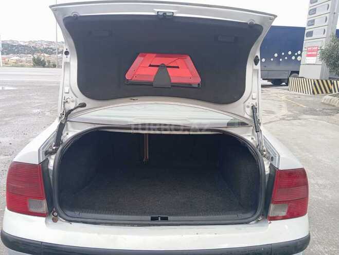 Volkswagen Passat 2000, 370,151 km - 2.0 l - Bakı