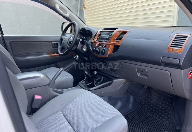 Toyota Hilux 2014, 175,000 km - 2.5 l - Bakı